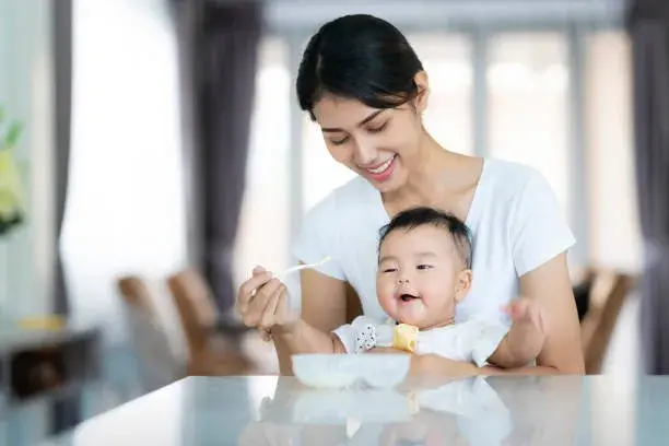 Menyimpan Asi Untuk Ibu Bekerja